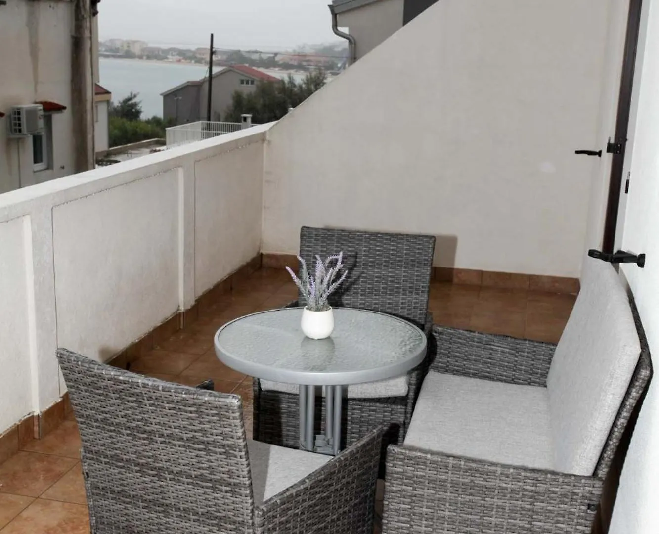 Apartmani Mila باغ