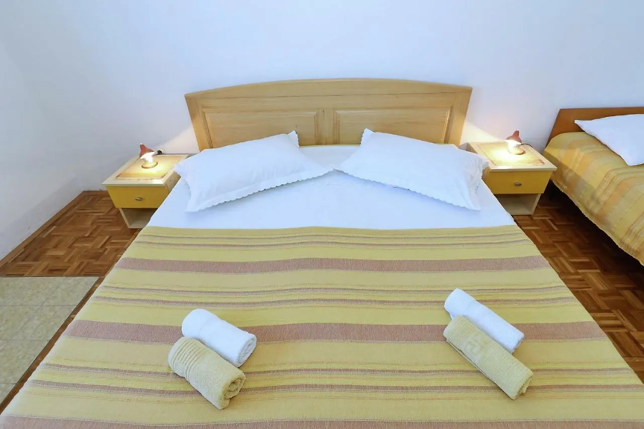Apartmani Mila Pag Town