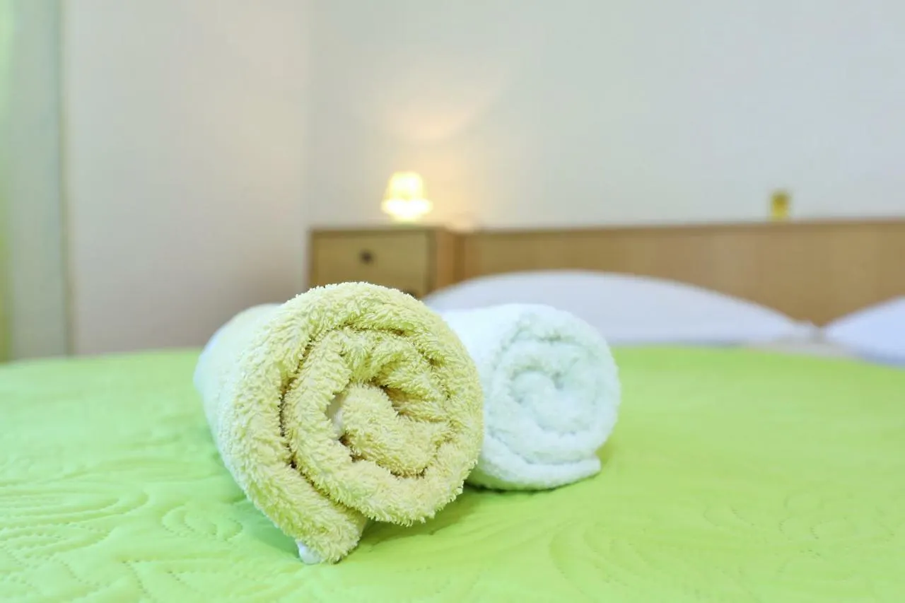 Apartmani Mila باغ